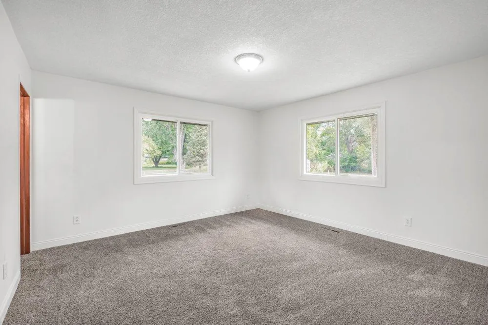 2958 Vanderbie Street Little Canada, MN 55117