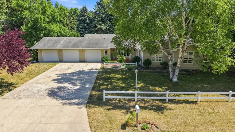 3206 Rivershore Drive S Moorhead, MN 56560