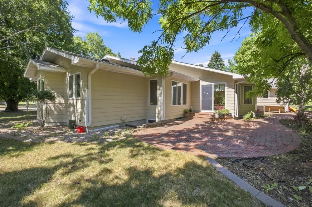 3206 Rivershore Drive S Moorhead, MN 56560