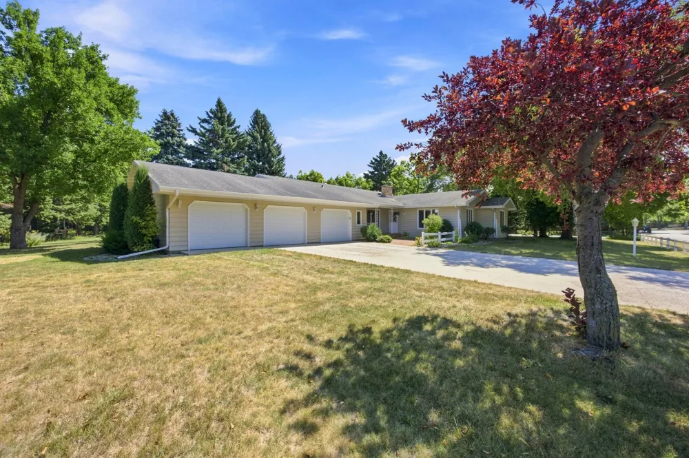 3206 Rivershore Drive S Moorhead, MN 56560