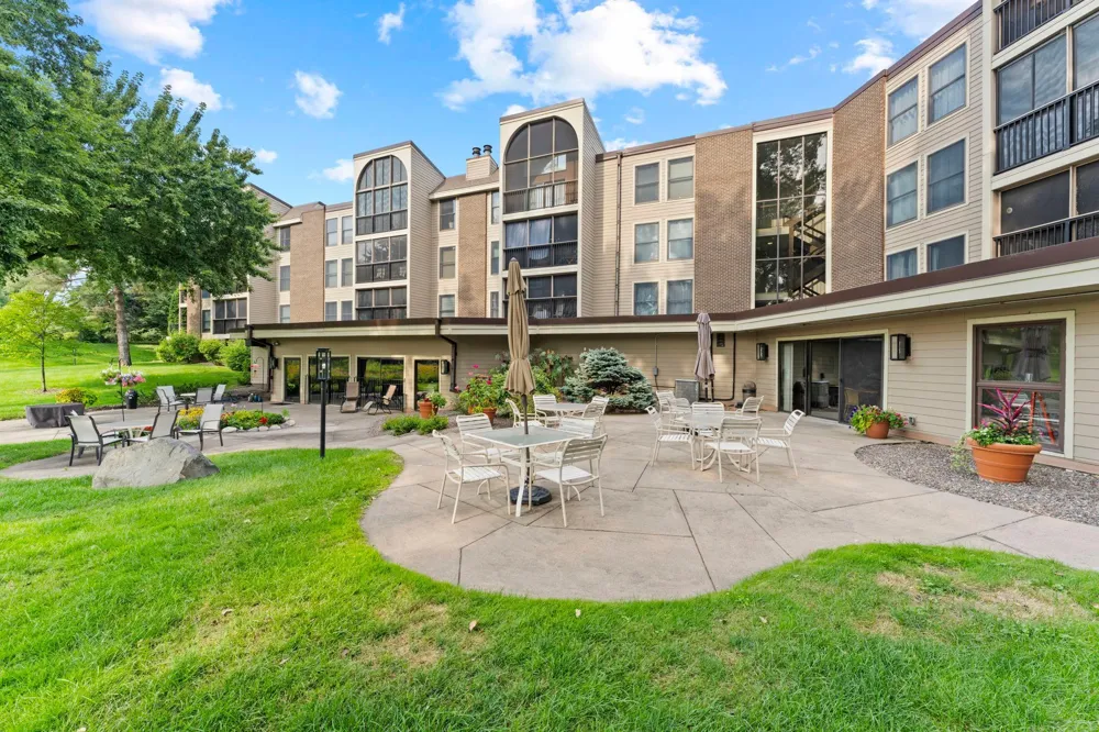 8549 Irwin Road #126 Bloomington, MN 55437