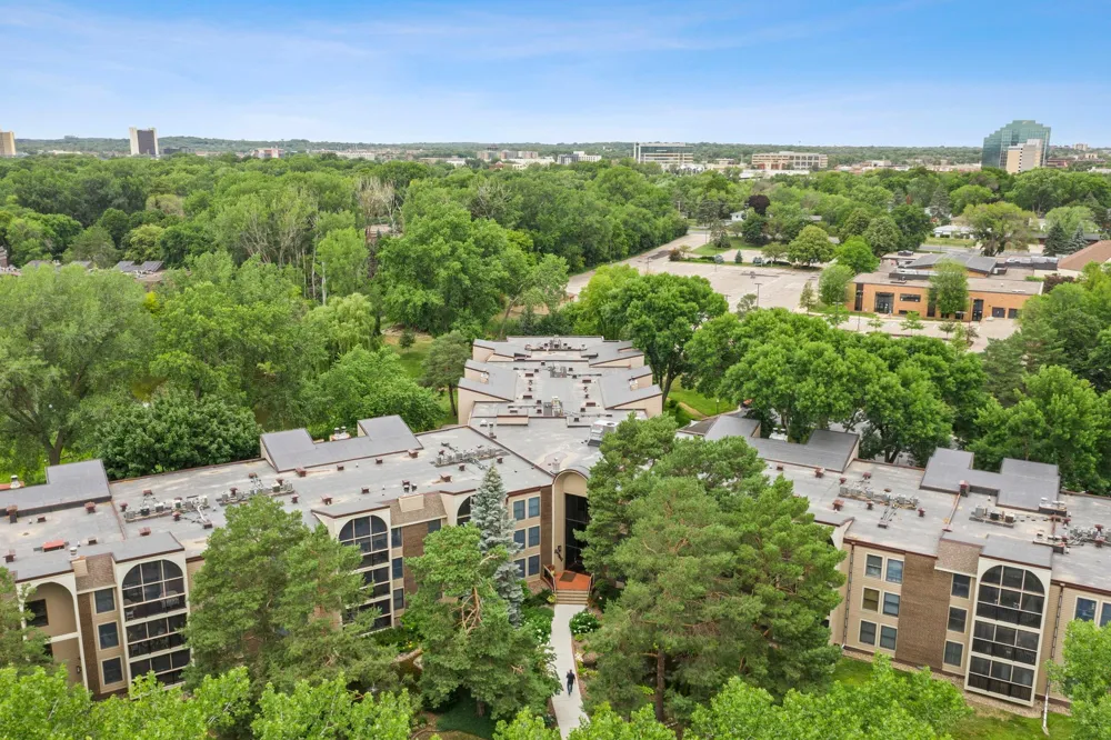 8549 Irwin Road #126 Bloomington, MN 55437