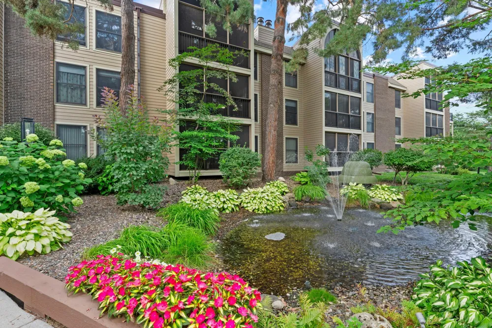 8549 Irwin Road #126 Bloomington, MN 55437