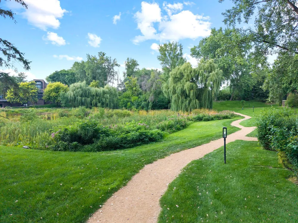 8549 Irwin Road #126 Bloomington, MN 55437