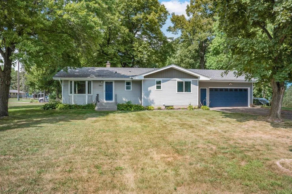 727 Tanglewood Drive Shoreview, MN 55126