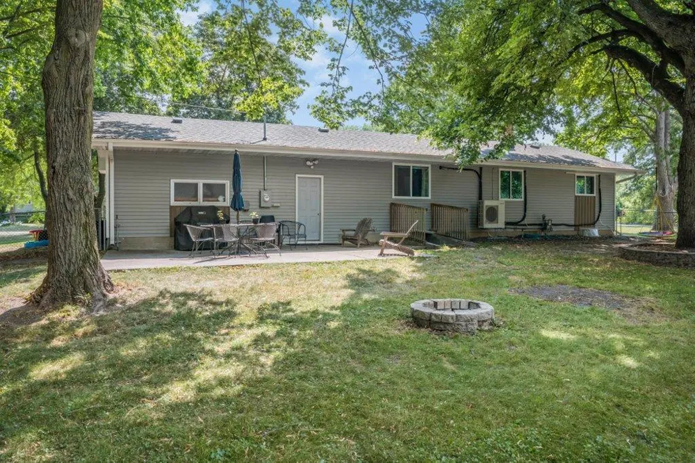 727 Tanglewood Drive Shoreview, MN 55126