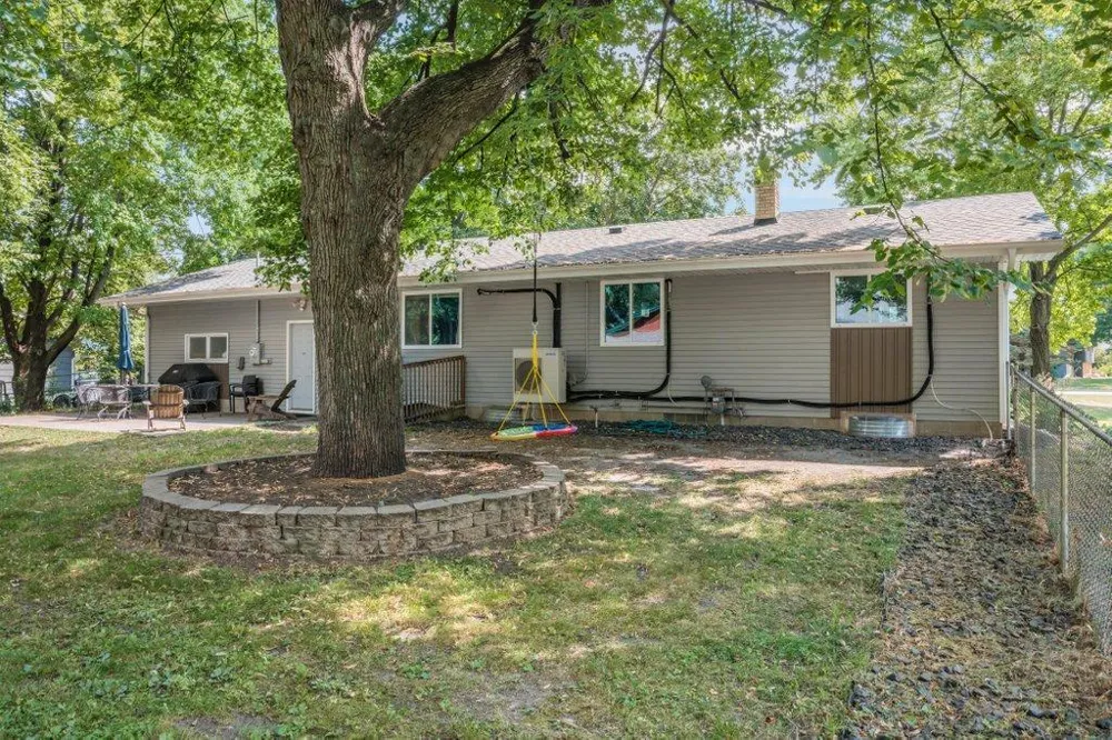 727 Tanglewood Drive Shoreview, MN 55126