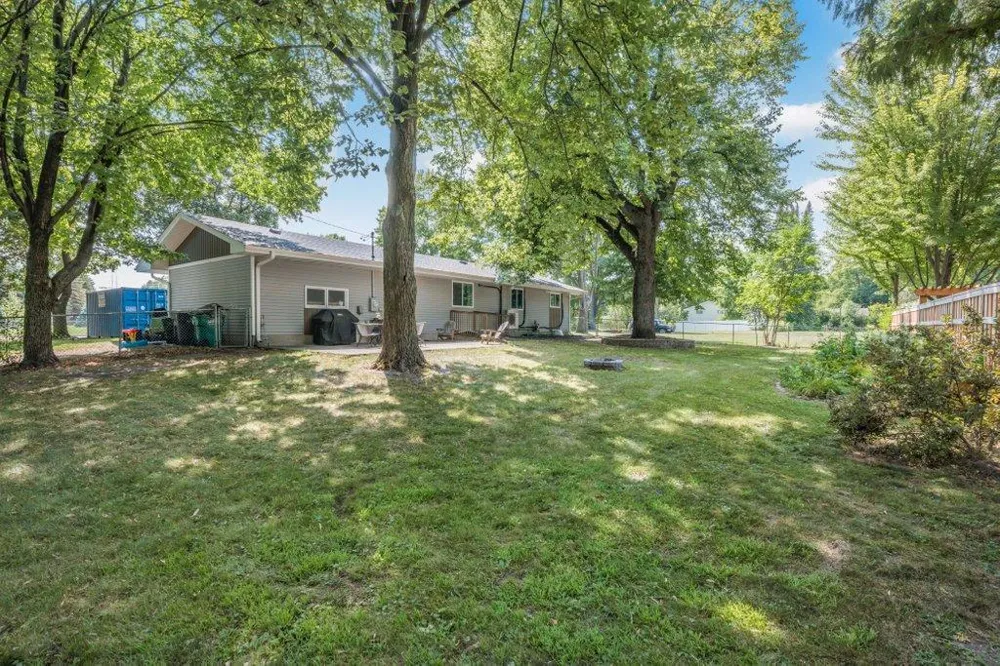 727 Tanglewood Drive Shoreview, MN 55126