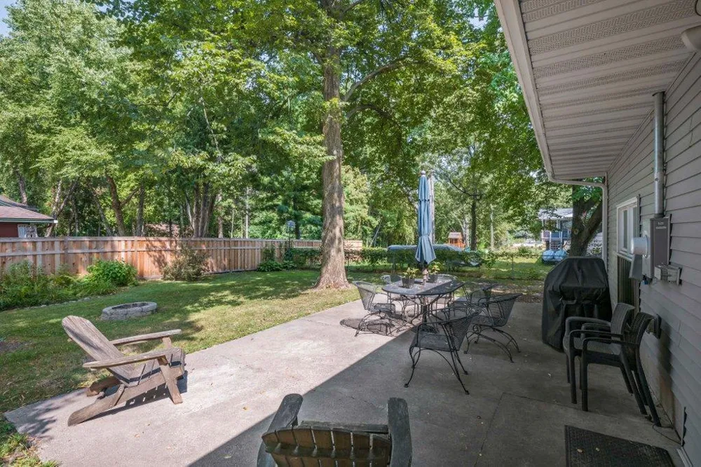727 Tanglewood Drive Shoreview, MN 55126