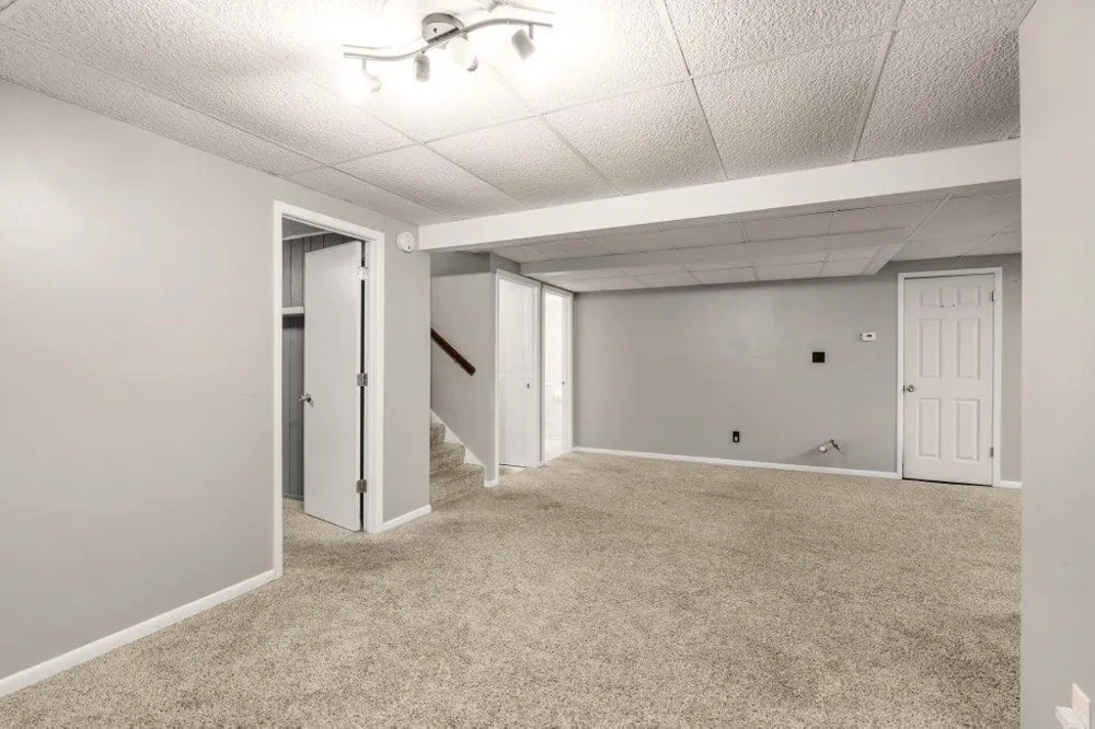 727 Tanglewood Drive Shoreview, MN 55126
