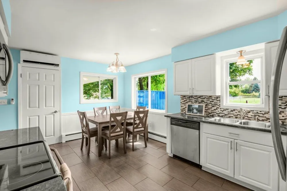 727 Tanglewood Drive Shoreview, MN 55126