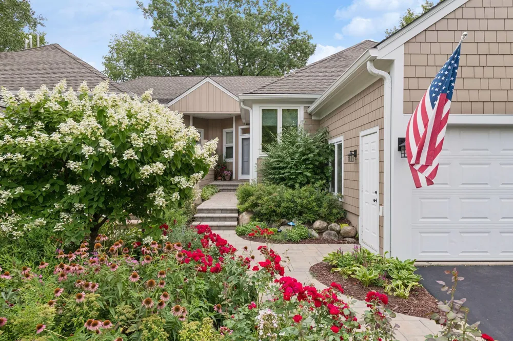 2928 Pelican Point Circle Mound, MN 55364