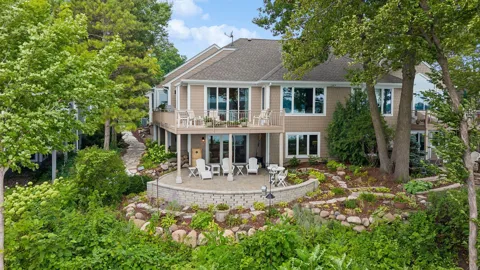 2928 Pelican Point Circle