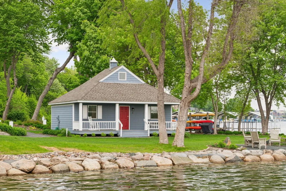 2928 Pelican Point Circle Mound, MN 55364