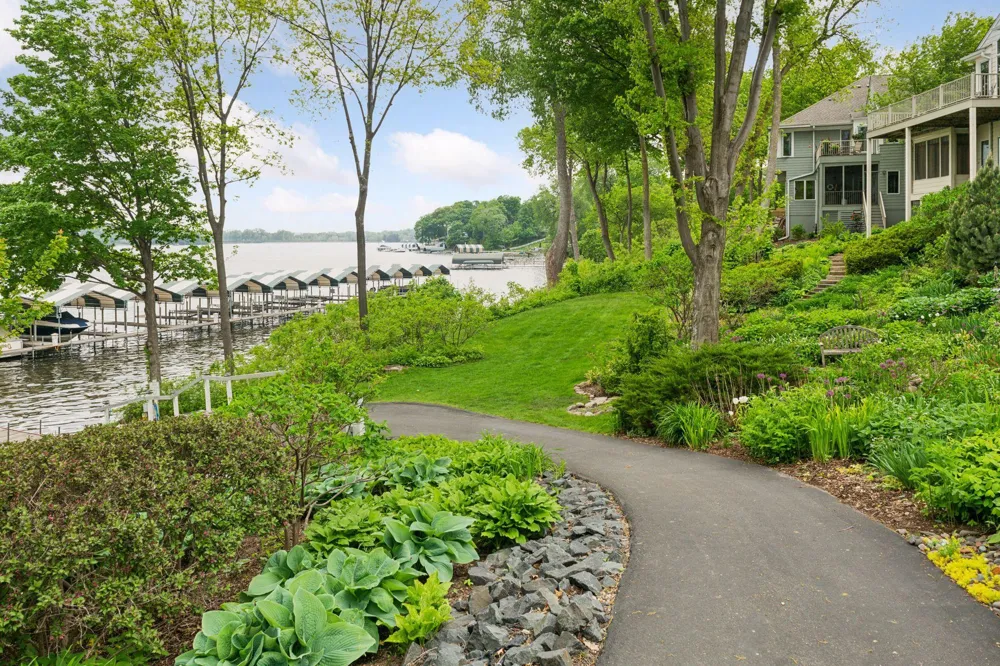 2928 Pelican Point Circle Mound, MN 55364