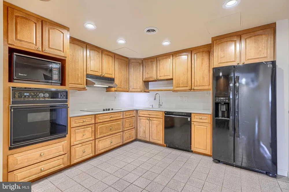 28 ALLEGHENY AVENUE #2702 Towson, MD 21204