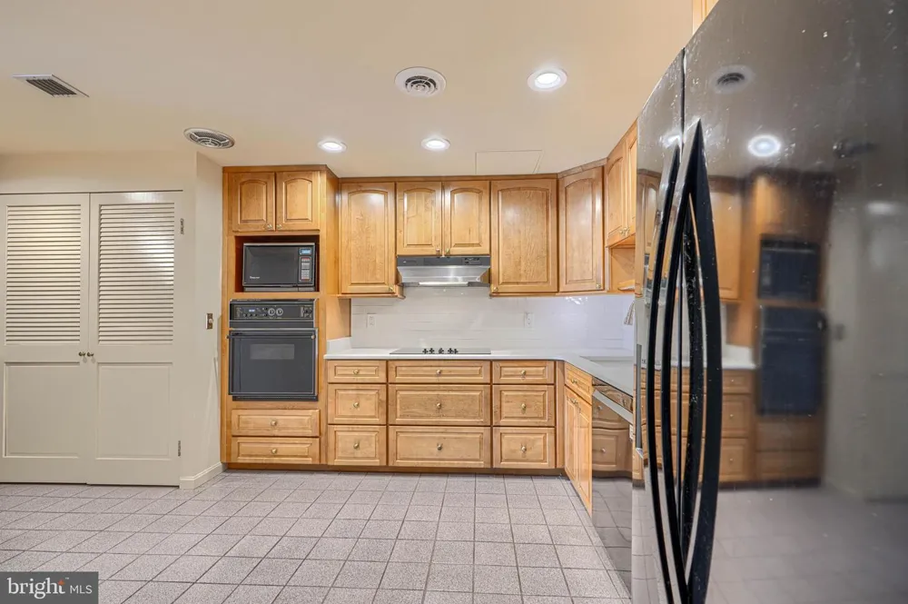 28 ALLEGHENY AVENUE #2702 Towson, MD 21204