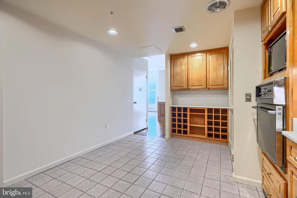 28 ALLEGHENY AVENUE #2702 Towson, MD 21204