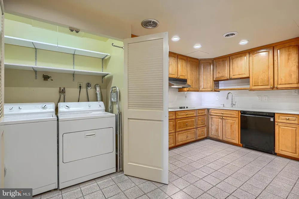 28 ALLEGHENY AVENUE #2702 Towson, MD 21204