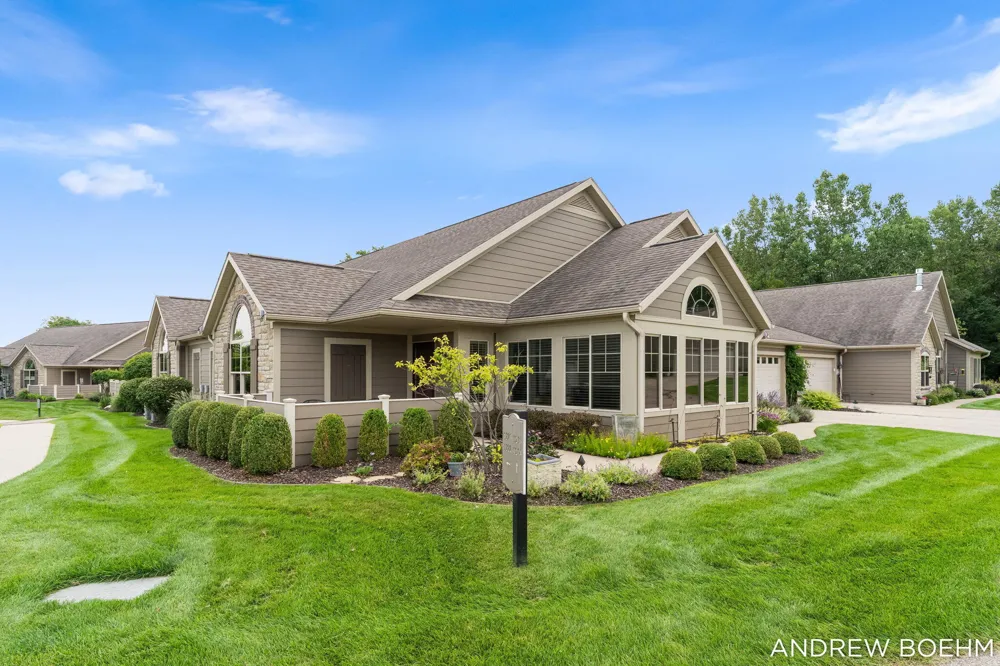 1220 Waterwalk Drive Holland, MI 49423
