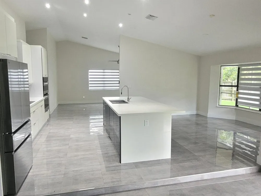 5460 HAWKES BLUFF AVENUE Davie, FL 33331