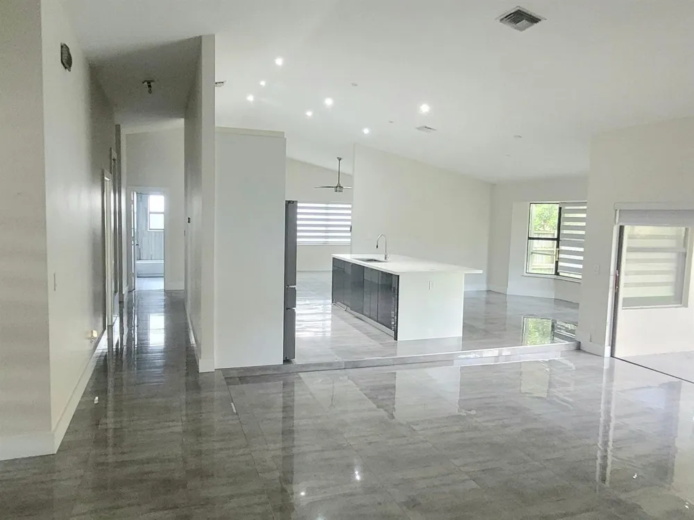 5460 HAWKES BLUFF AVENUE Davie, FL 33331