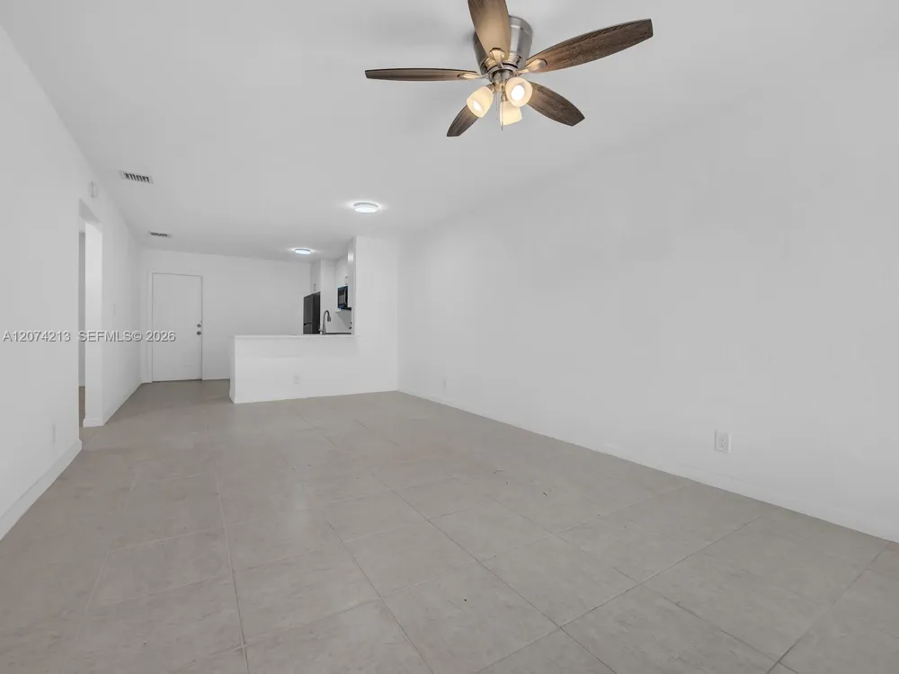 241 NW 40th St #3 Oakland Park, FL 33309