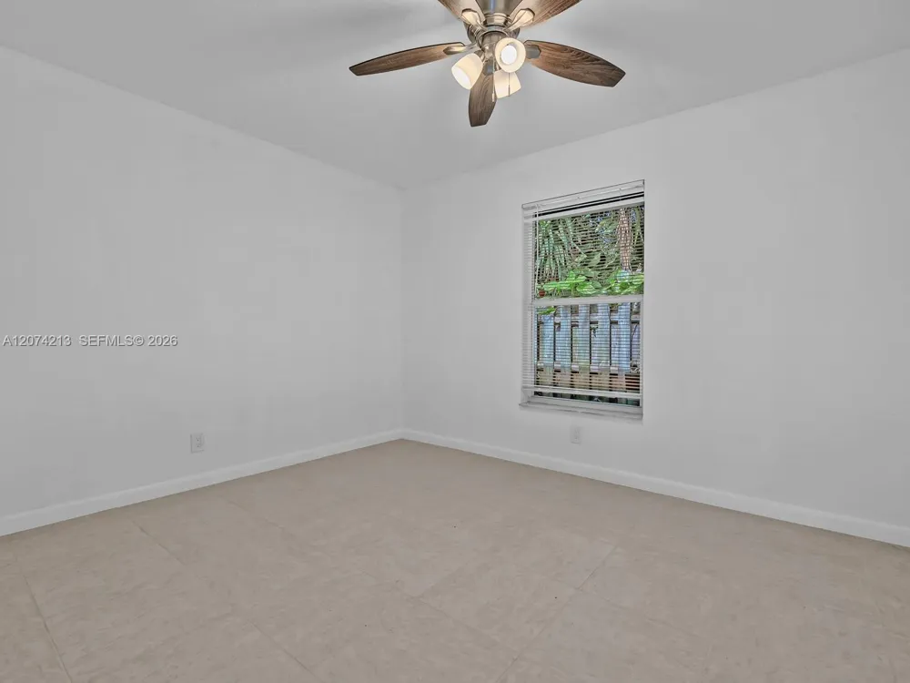 241 NW 40th St #3 Oakland Park, FL 33309
