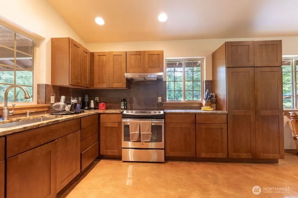 2298 Undie Road Forks, WA 98331