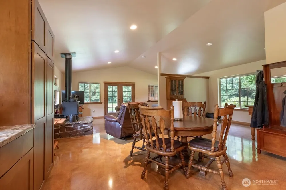 2298 Undie Road Forks, WA 98331