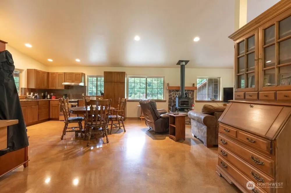 2298 Undie Road Forks, WA 98331