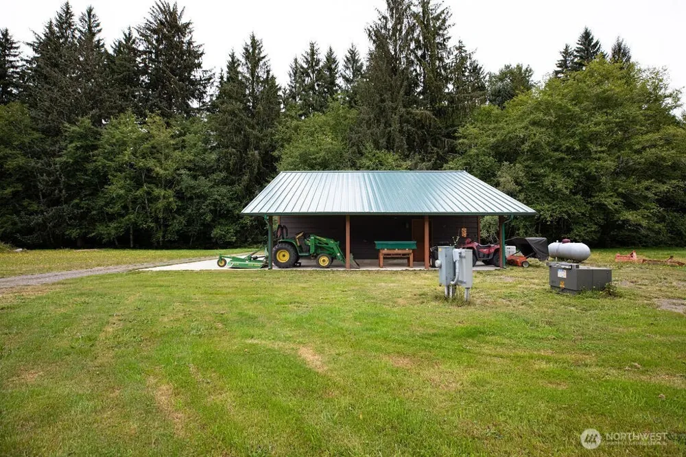 2298 Undie Road Forks, WA 98331
