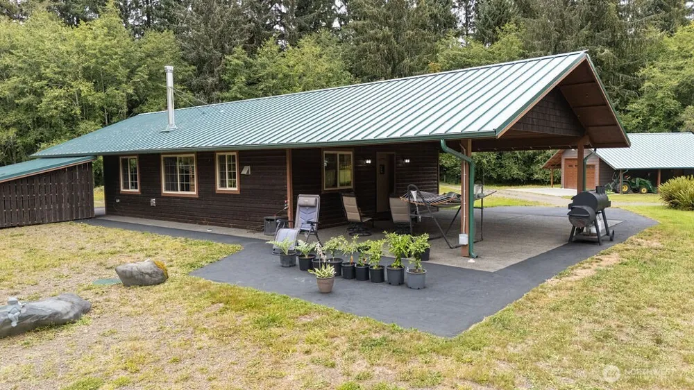 2298 Undie Road Forks, WA 98331