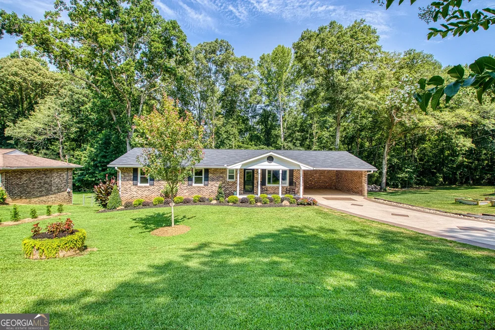 27 Lynhaven DR Newnan, GA 30263