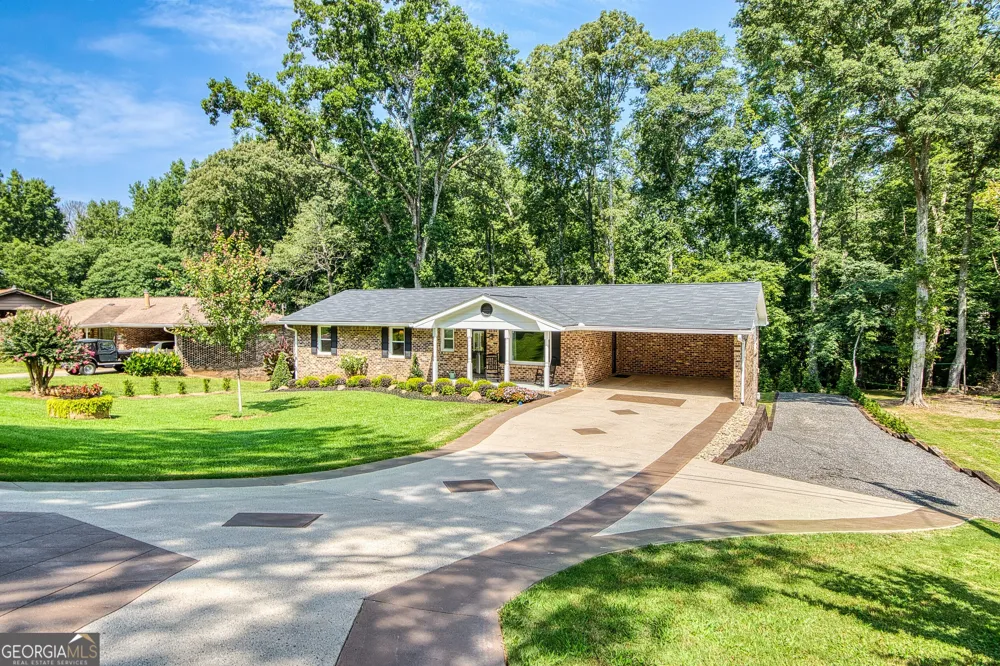 27 Lynhaven DR Newnan, GA 30263