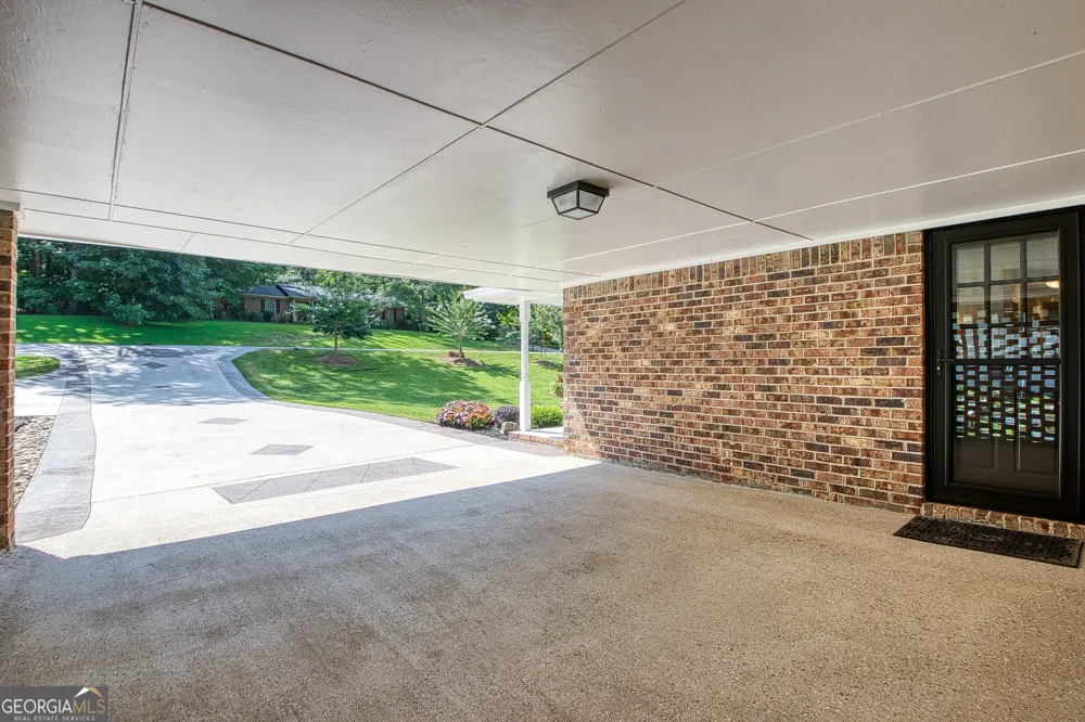 27 Lynhaven DR Newnan, GA 30263