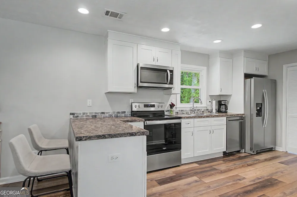27 Lynhaven DR Newnan, GA 30263
