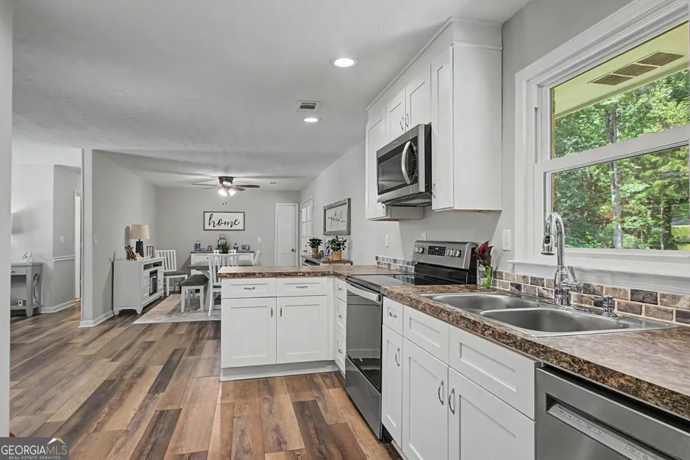 27 Lynhaven DR Newnan, GA 30263