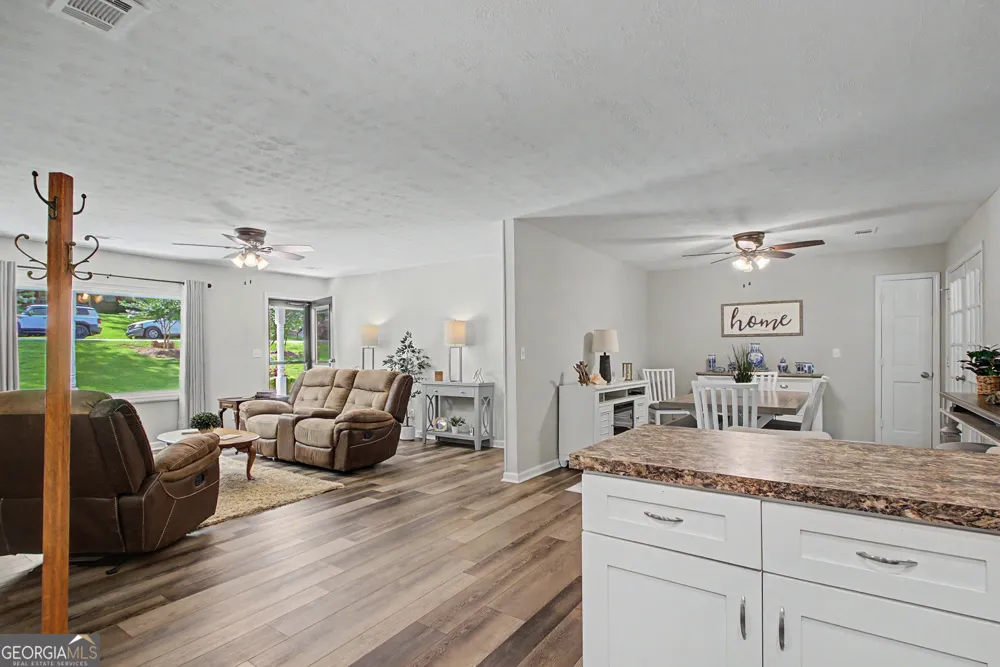 27 Lynhaven DR Newnan, GA 30263