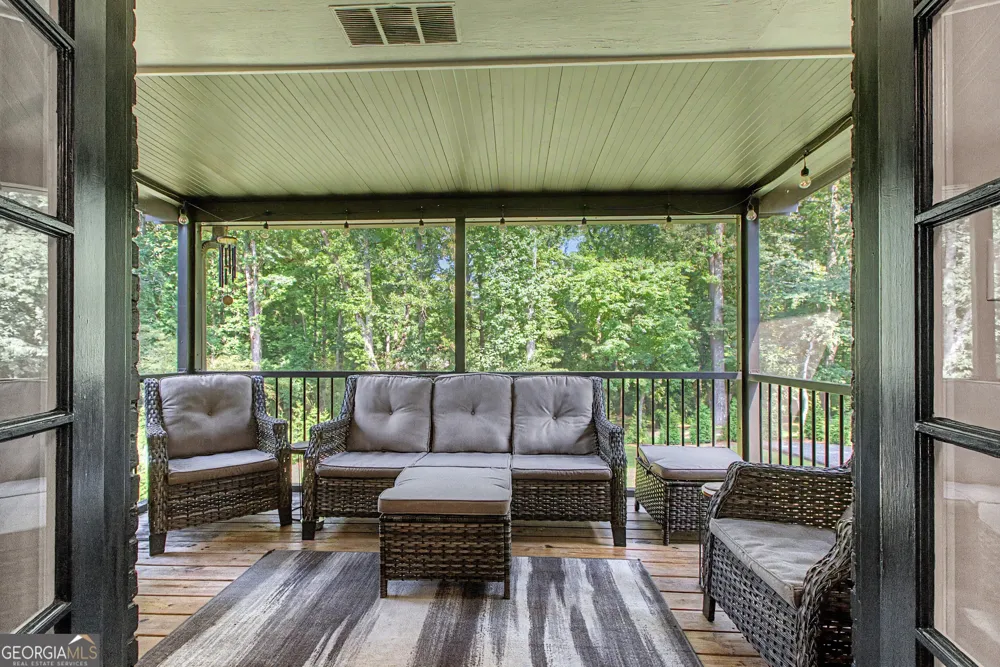 27 Lynhaven DR Newnan, GA 30263