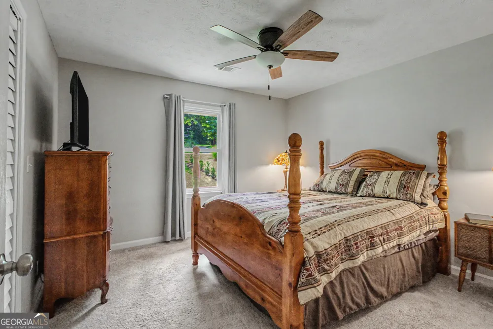 27 Lynhaven DR Newnan, GA 30263