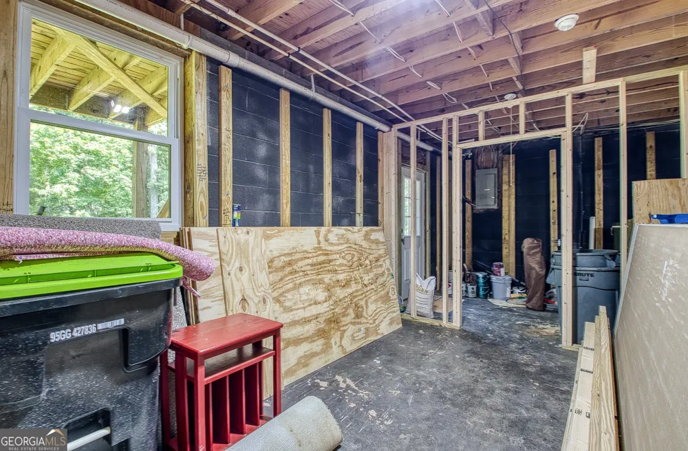 27 Lynhaven DR Newnan, GA 30263