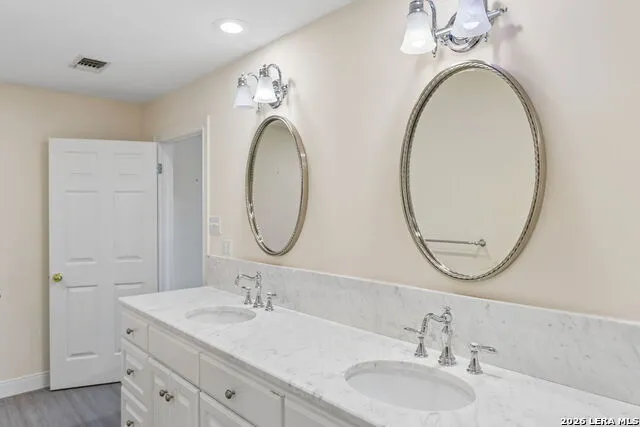 514 Oakland Hills Ln Kerrville, TX 78028