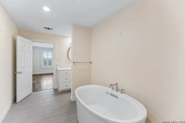 514 Oakland Hills Ln Kerrville, TX 78028