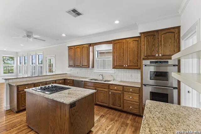 514 Oakland Hills Ln Kerrville, TX 78028