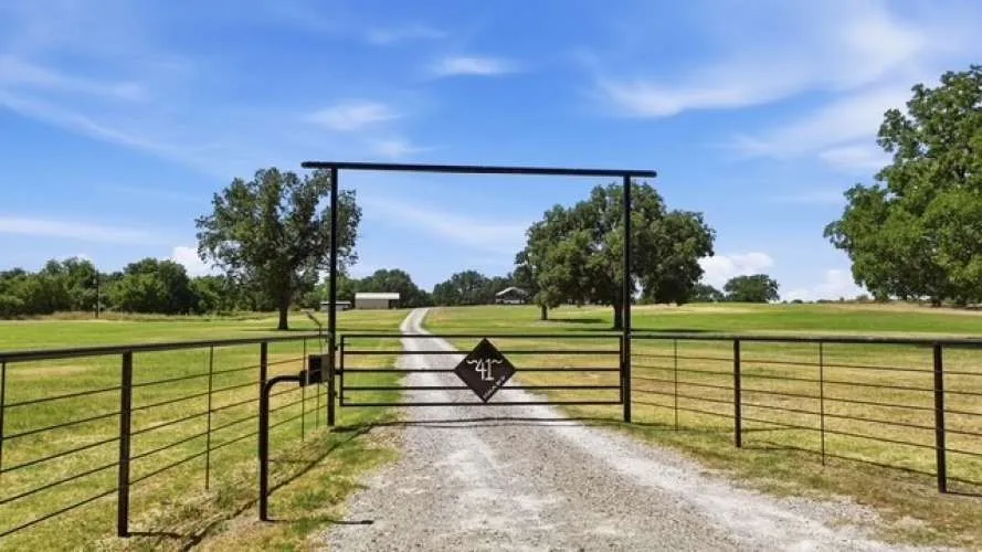 1014 Adell Road Weatherford, TX 76088