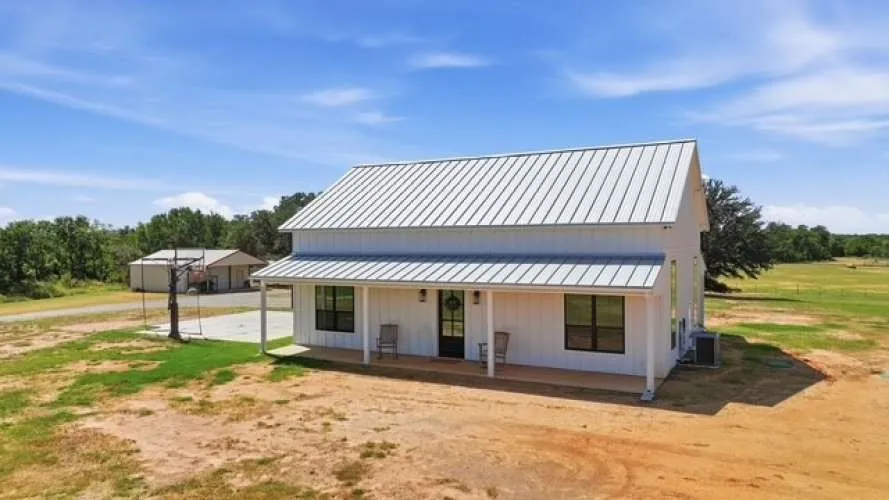1014 Adell Road Weatherford, TX 76088