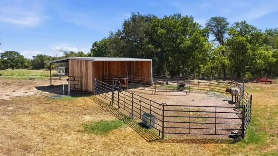 1014 Adell Road Weatherford, TX 76088
