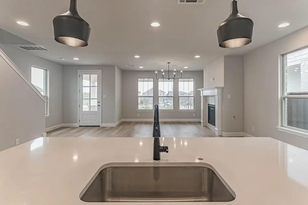 933 Carnation Drive Crowley, TX 76036