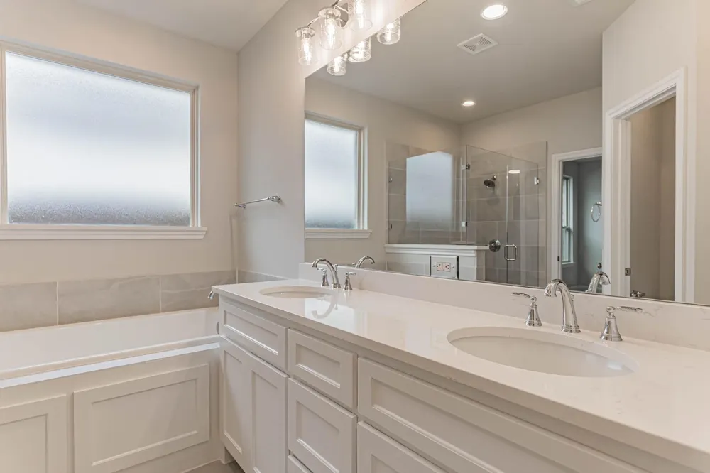 933 Carnation Drive Crowley, TX 76036